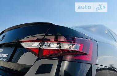 Седан Skoda Superb 2018 в 