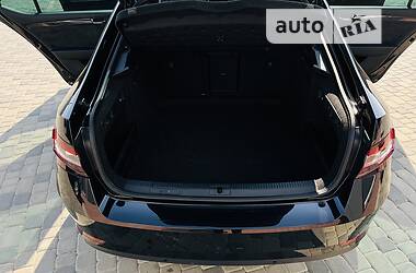 Седан Skoda Superb 2018 в 