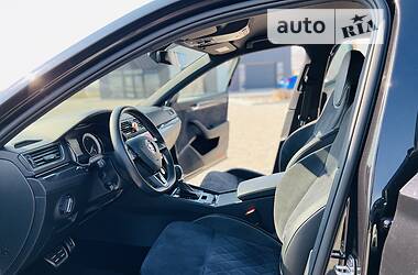 Седан Skoda Superb 2018 в 