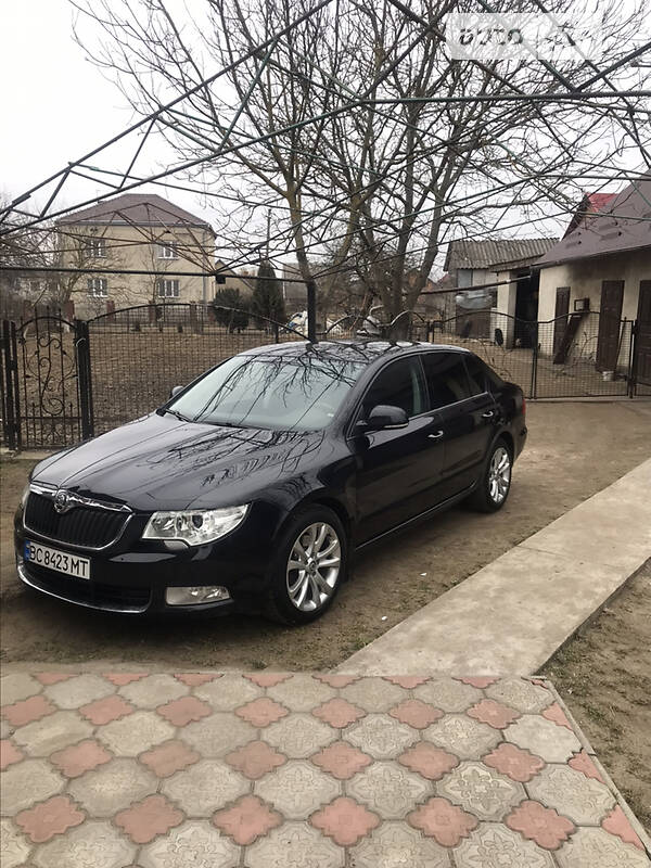 Лифтбек Skoda Superb 2010 в Городке