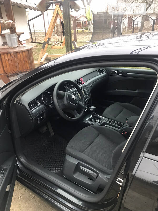 Лифтбек Skoda Superb 2010 в Городке