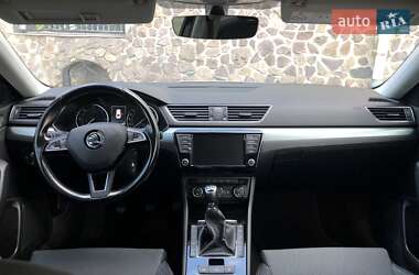 Лифтбек Skoda Superb 2016 в 