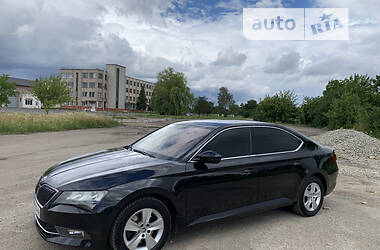 Лифтбек Skoda Superb 2015 в Калуше