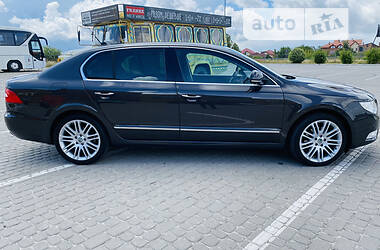 Седан Skoda Superb 2010 в Львове