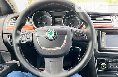 Седан Skoda Superb 2010 в Львове