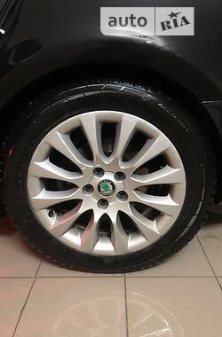 Седан Skoda Superb 2012 в Ужгороде