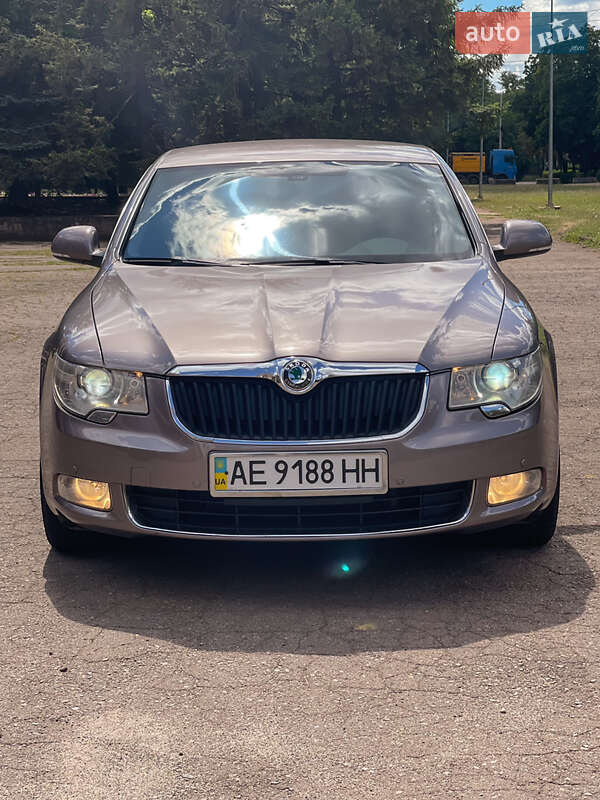 Лифтбек Skoda Superb 2013 в Кривом Роге