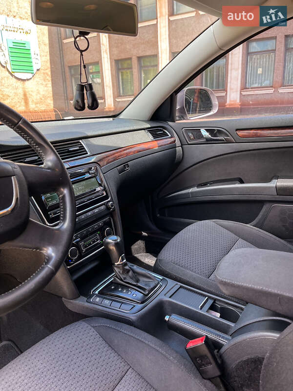 Лифтбек Skoda Superb 2013 в Кривом Роге