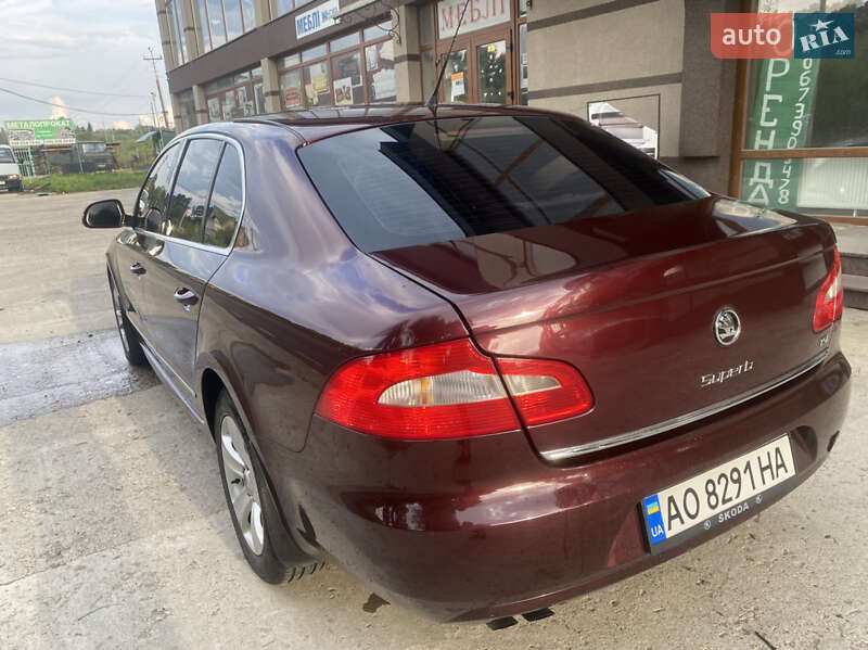 Лифтбек Skoda Superb 2009 в Тячеве