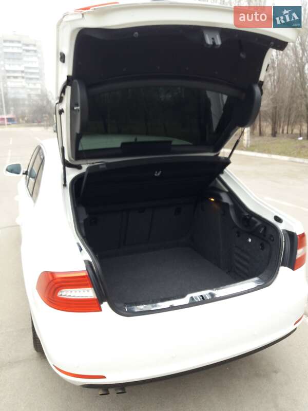 Лифтбек Skoda Superb 2014 в Запорожье