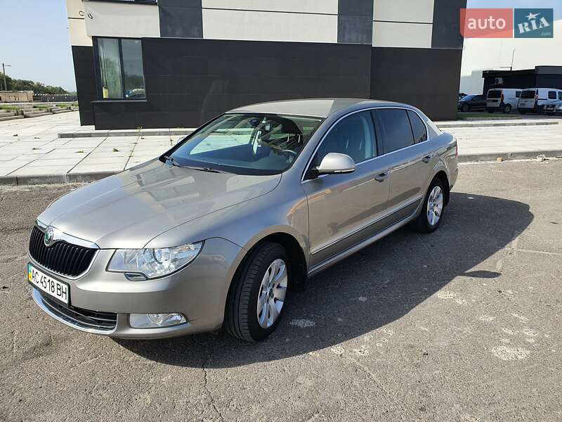 Лифтбек Skoda Superb 2013 в Луцке