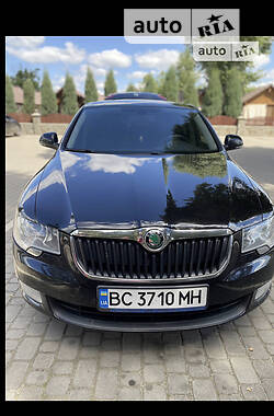 Універсал Skoda Superb 2011 в Львові
