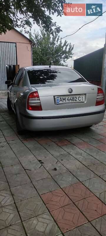 Лифтбек Skoda Superb 2003 в Бердичеве