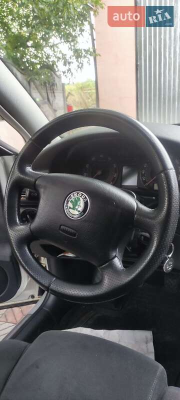 Лифтбек Skoda Superb 2003 в Бердичеве