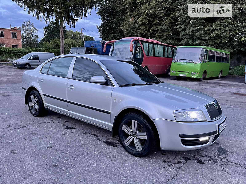 Ліфтбек Skoda Superb 2004 в Білопіллі