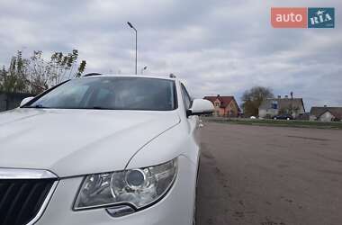 Универсал Skoda Superb 2011 в Городке