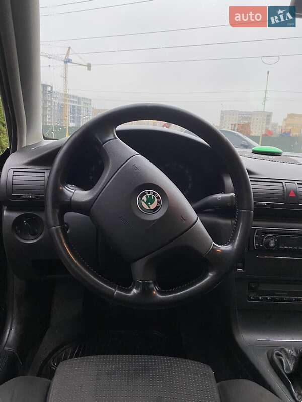 Лифтбек Skoda Superb 2006 в Ужгороде