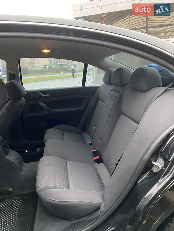 Лифтбек Skoda Superb 2006 в Ужгороде