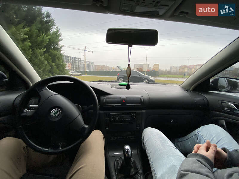 Лифтбек Skoda Superb 2006 в Ужгороде