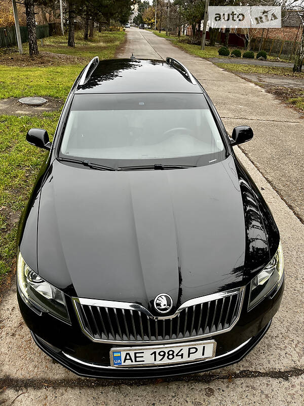 Универсал Skoda Superb 2015 в Долинской