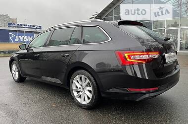 Универсал Skoda Superb 2017 в 