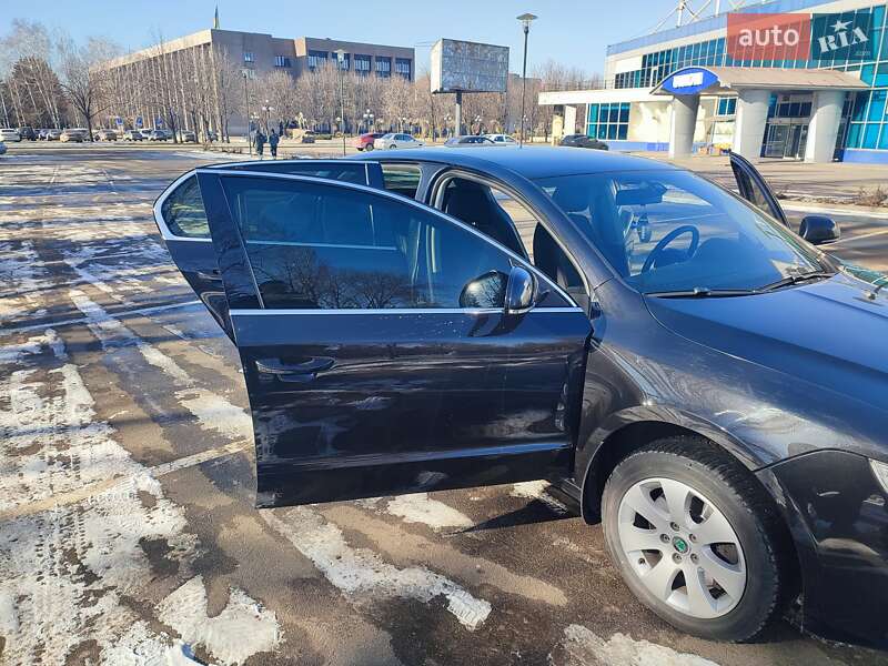 Лифтбек Skoda Superb 2012 в Кривом Роге