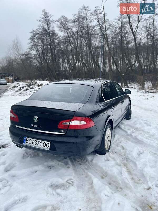 Ліфтбек Skoda Superb 2011 в Львові