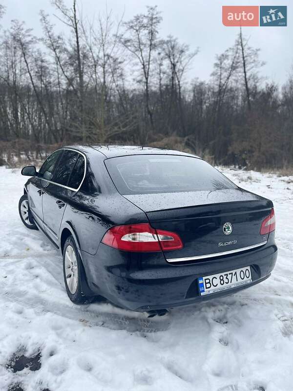 Ліфтбек Skoda Superb 2011 в Львові