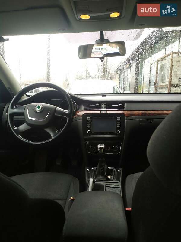 Ліфтбек Skoda Superb 2011 в Львові