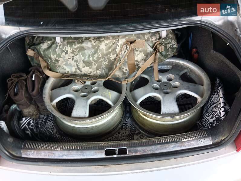 Ліфтбек Skoda Superb 2006 в Ружині