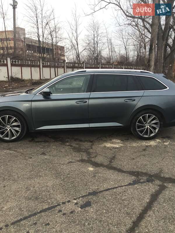 Универсал Skoda Superb 2018 в Бориславе