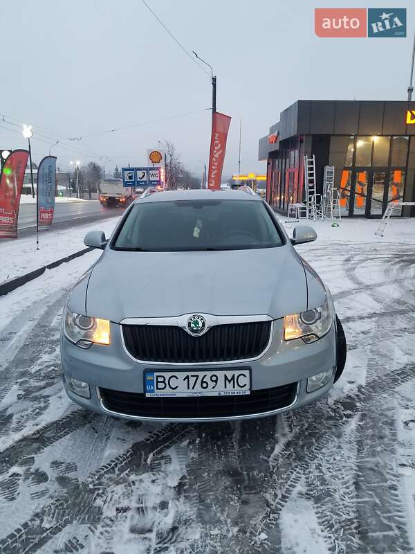 Универсал Skoda Superb 2010 в Тернополе