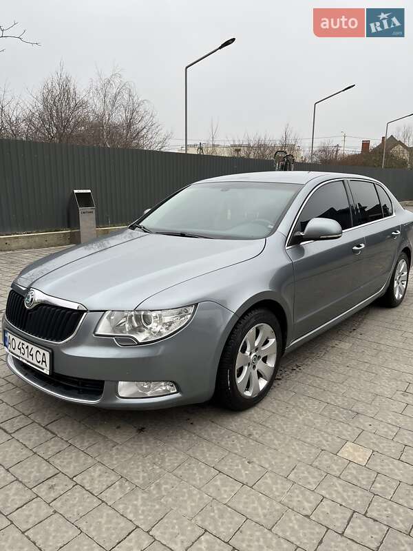 Лифтбек Skoda Superb 2011 в Ужгороде