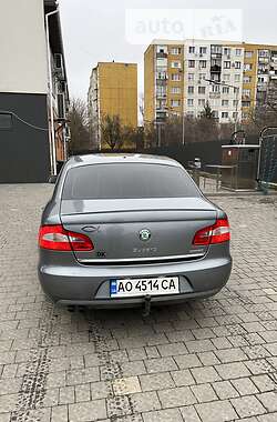 Лифтбек Skoda Superb 2011 в Ужгороде