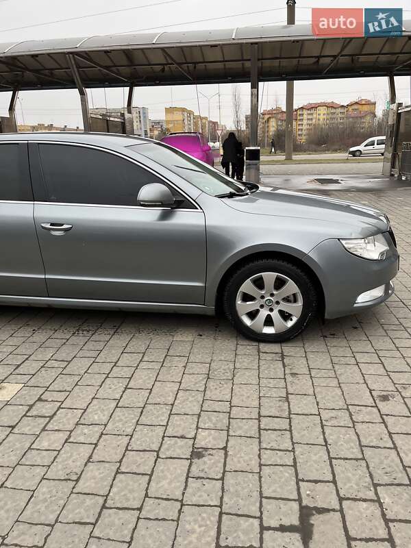 Лифтбек Skoda Superb 2011 в Ужгороде