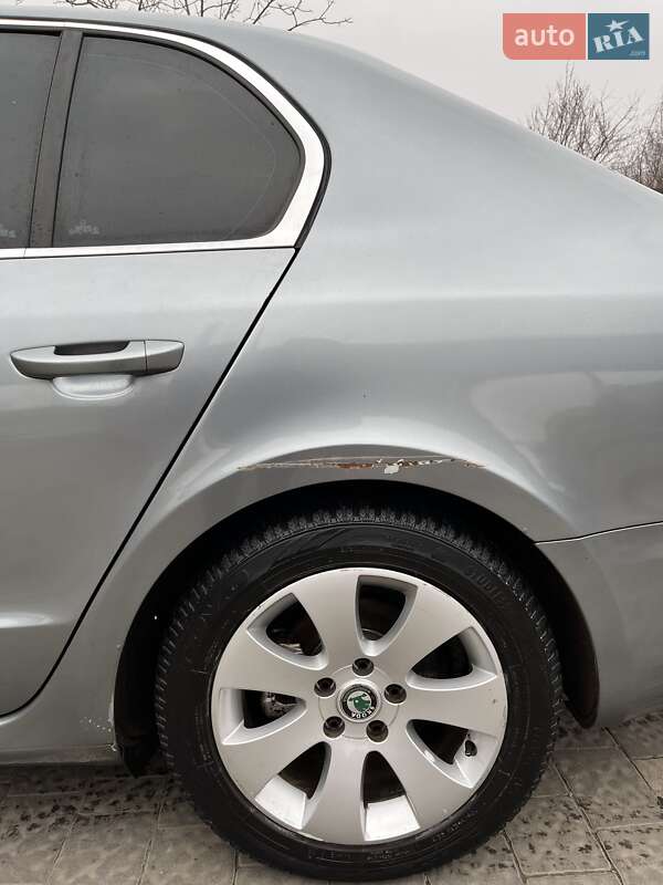 Лифтбек Skoda Superb 2011 в Ужгороде