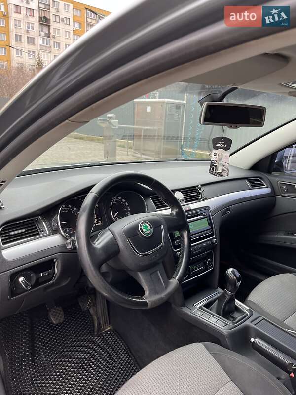 Лифтбек Skoda Superb 2011 в Ужгороде