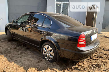 Лифтбек Skoda Superb 2004 в 