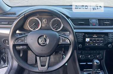Лифтбек Skoda Superb 2016 в 