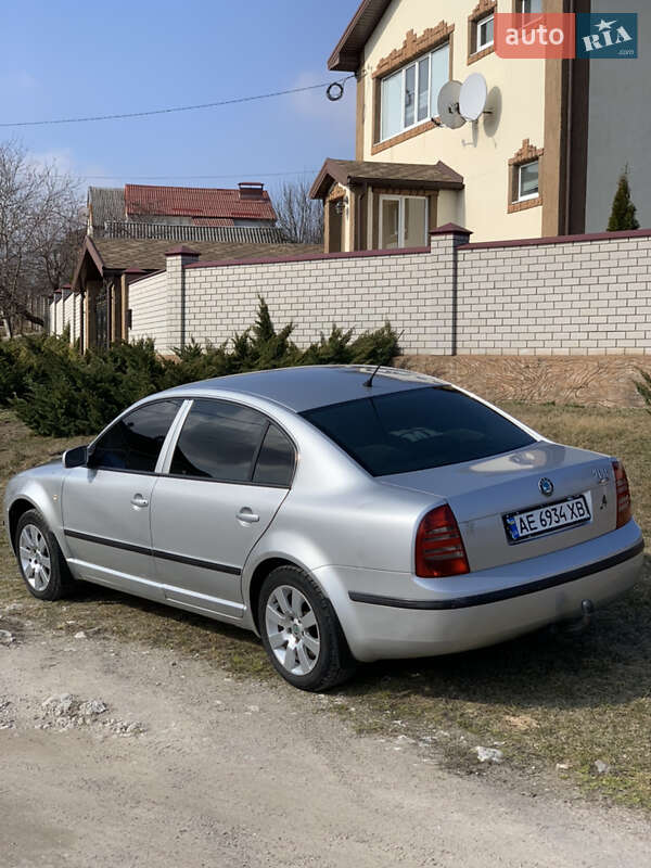 Лифтбек Skoda Superb 2002 в Днепре