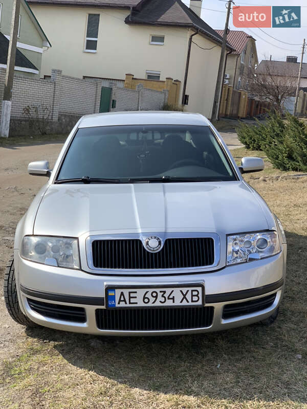Лифтбек Skoda Superb 2002 в Днепре