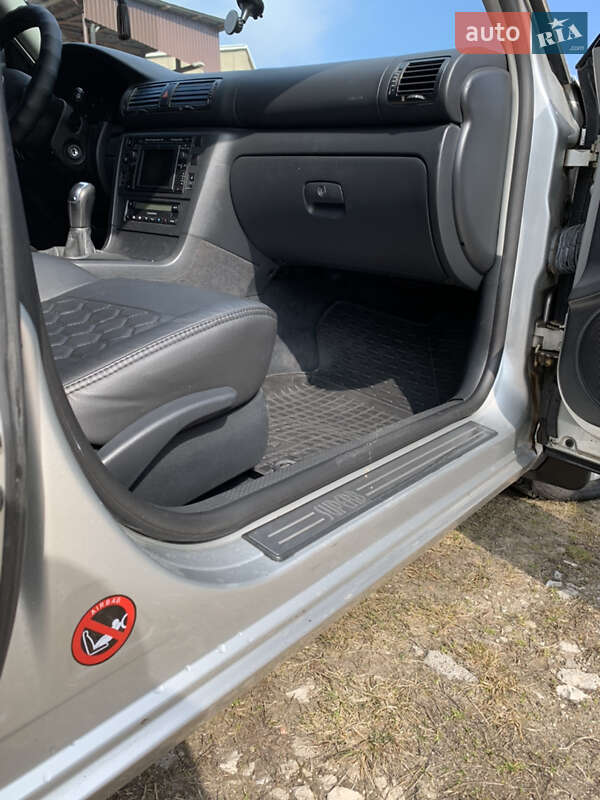 Лифтбек Skoda Superb 2002 в Днепре