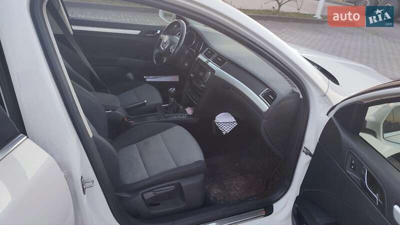Универсал Skoda Superb 2013 в Хусте