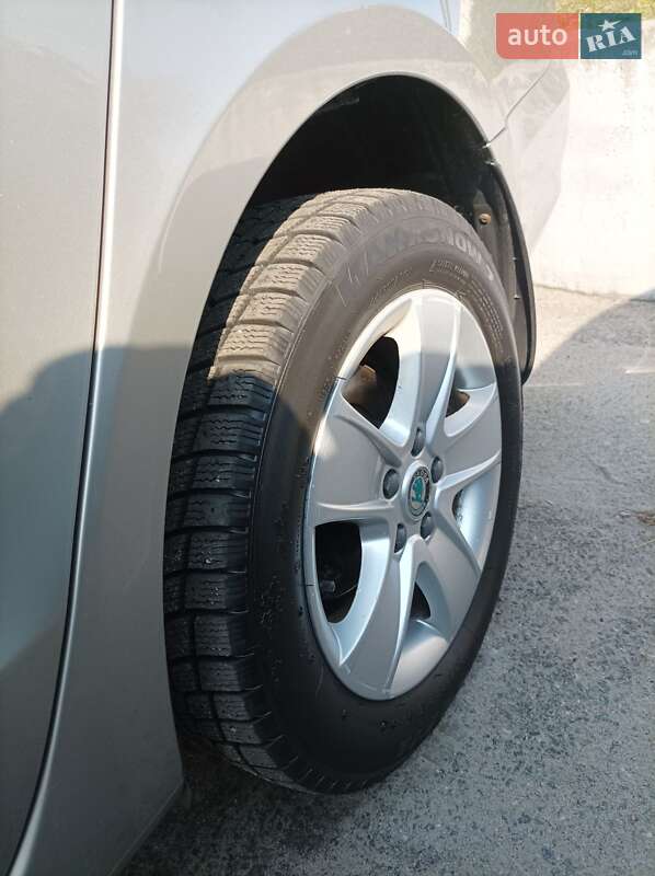 Універсал Skoda Superb 2012 в Києві фото 2 Універсал Skoda Superb 2012 в Києві