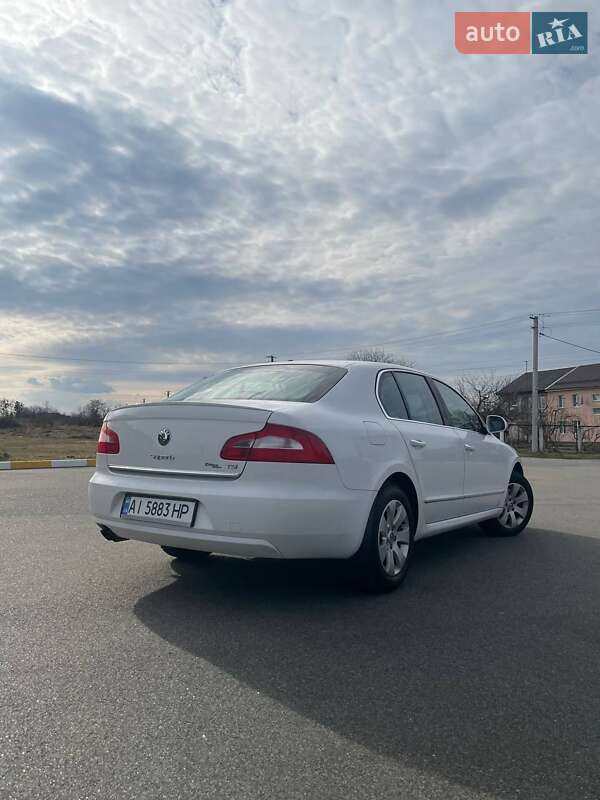 Лифтбек Skoda Superb 2012 в Киеве