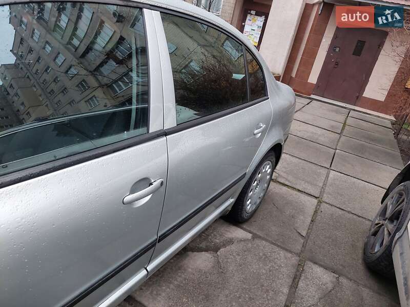 Лифтбек Skoda Superb 2006 в Киеве