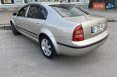 Лифтбек Skoda Superb 2005 в 