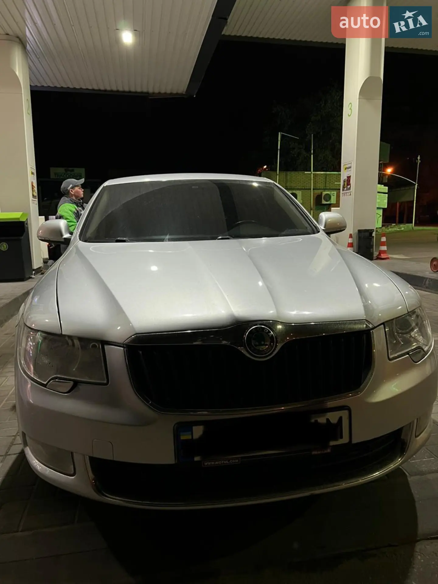 2010 Skoda Superb - мініатюра 2