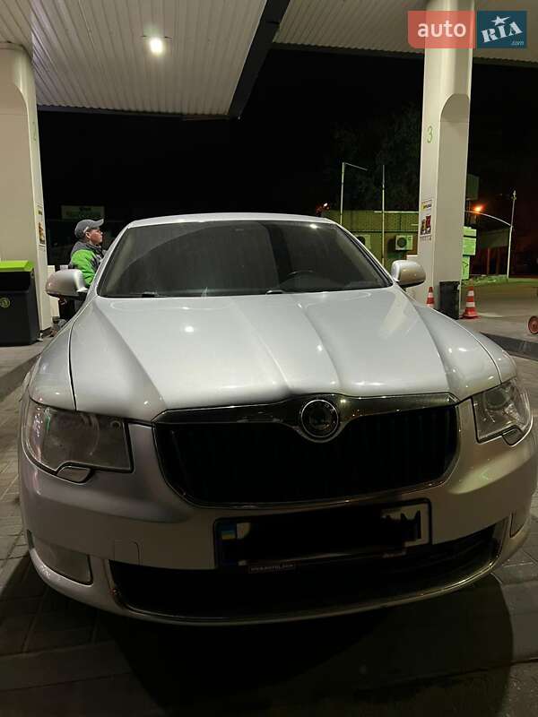 Лифтбек Skoda Superb 2010 в Запорожье