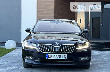 Лифтбек Skoda Superb 2018 в 